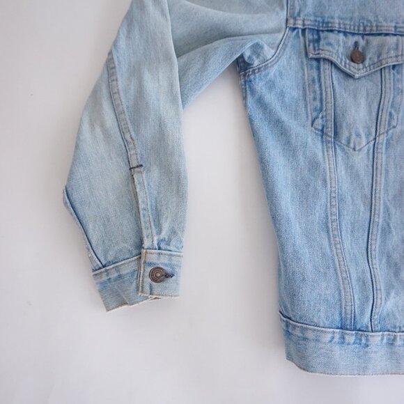 Levi’s Light Wash Denim Trucker Jacket 90s Vintage Classic Minimalist Jean M - Picture 8 of 11